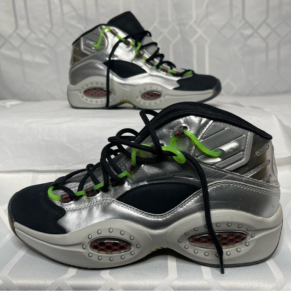 Reebok Question Mid Minions Gru's Lab Silver Metallic FW7548 Size 10.5